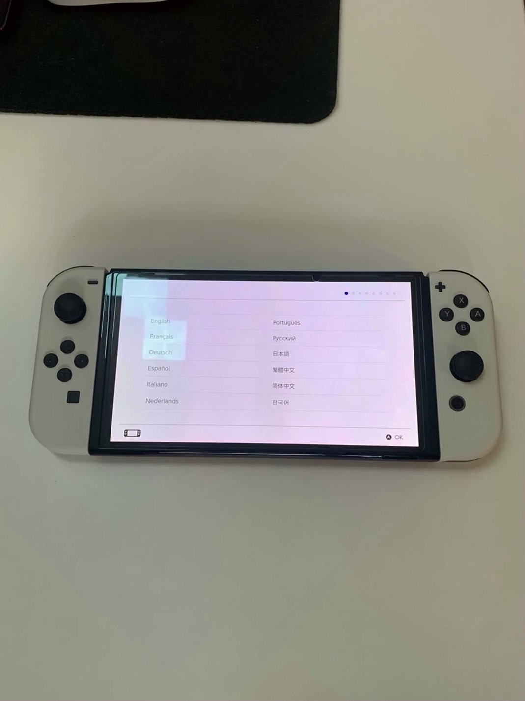 Nintendo Switch OLED Console 64GB Neon Red/Blue Unlocked - Used image 4