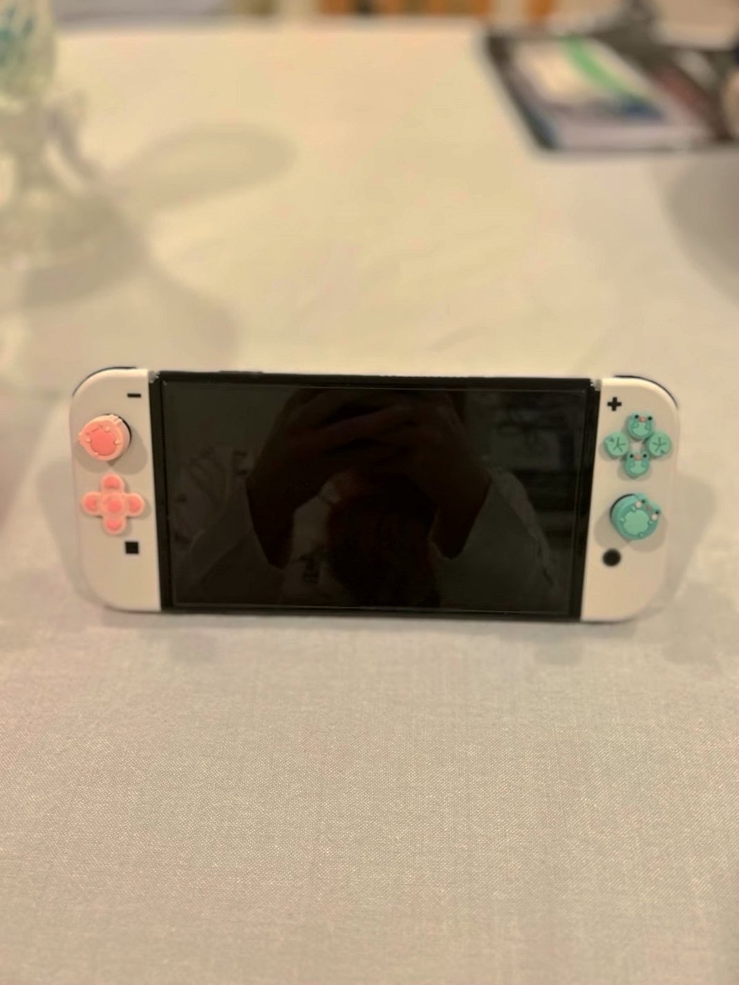Nintendo Switch OLED White 128GB - Used image 3