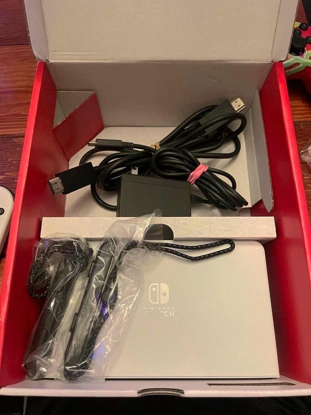 Nintendo Switch OLED 128GB White Like New - Used image 3