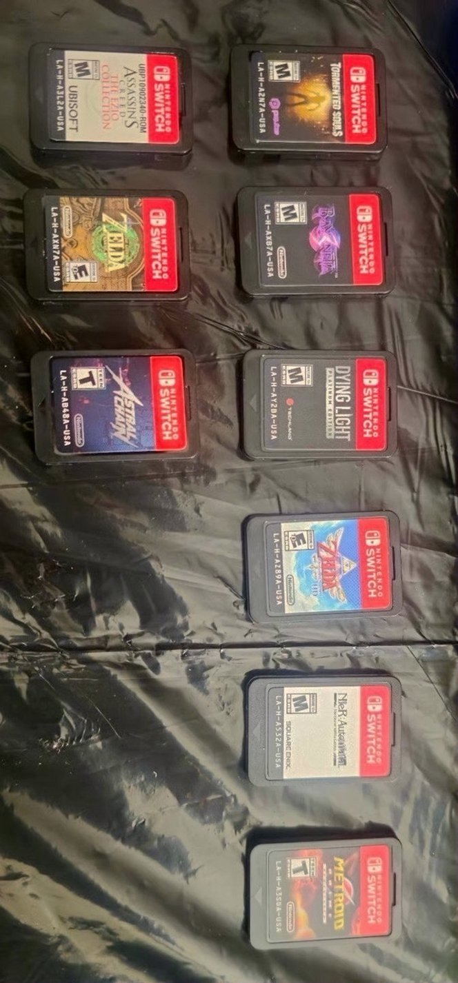 Nintendo Switch OLED 2M83 Used image 2