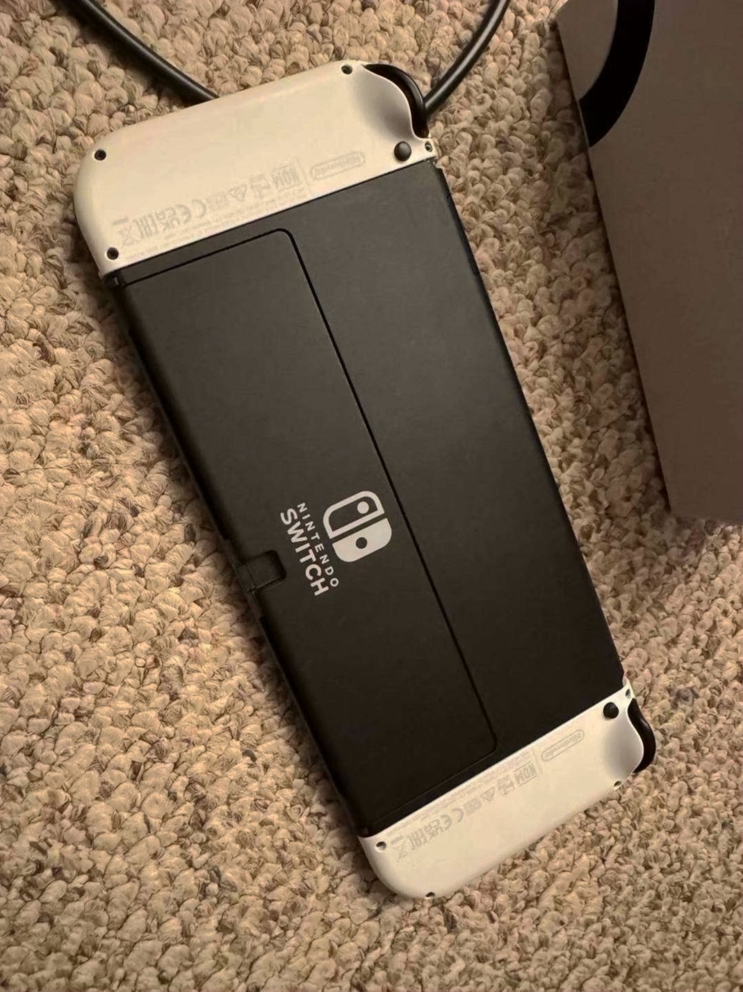 Nintendo Switch OLED 7S95 Used - Unlocked image 2