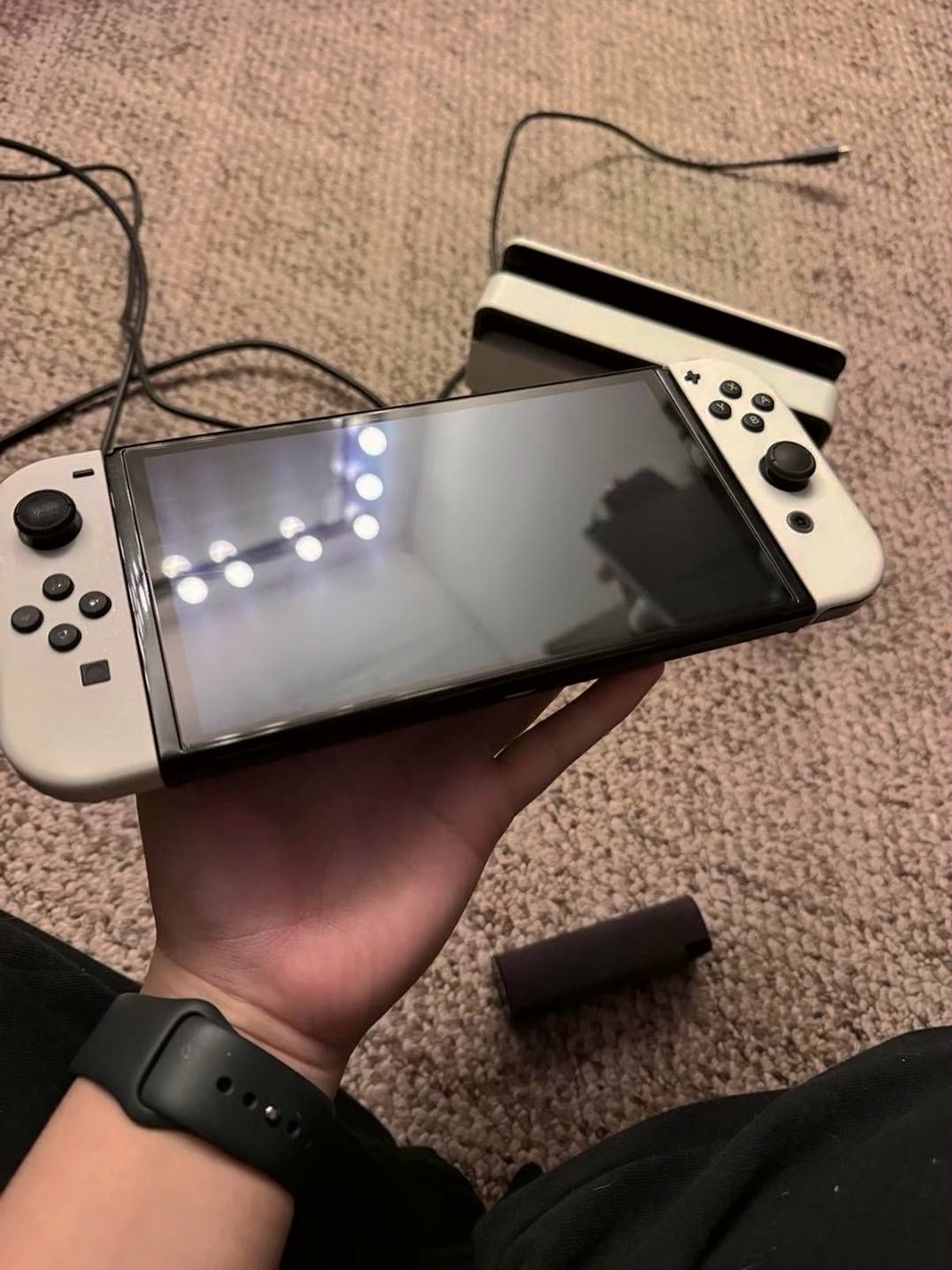 Nintendo Switch OLED 7S95 Used - Unlocked image 3