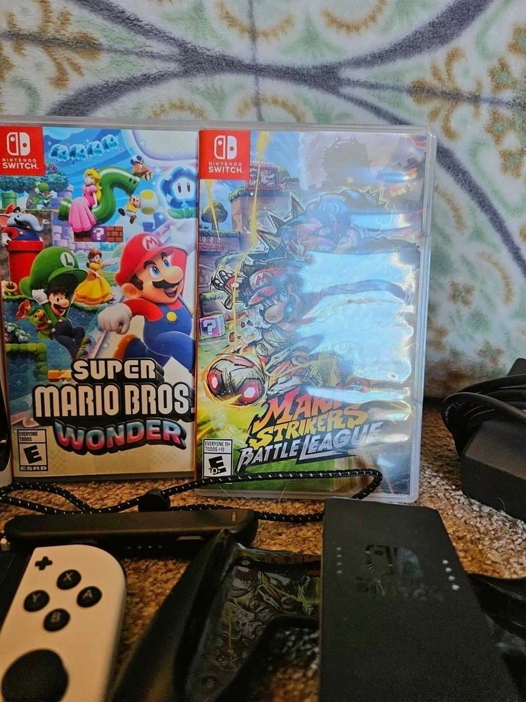 Nintendo Switch OLED with 4 Games Travel Case Screen Protector - Used image 4