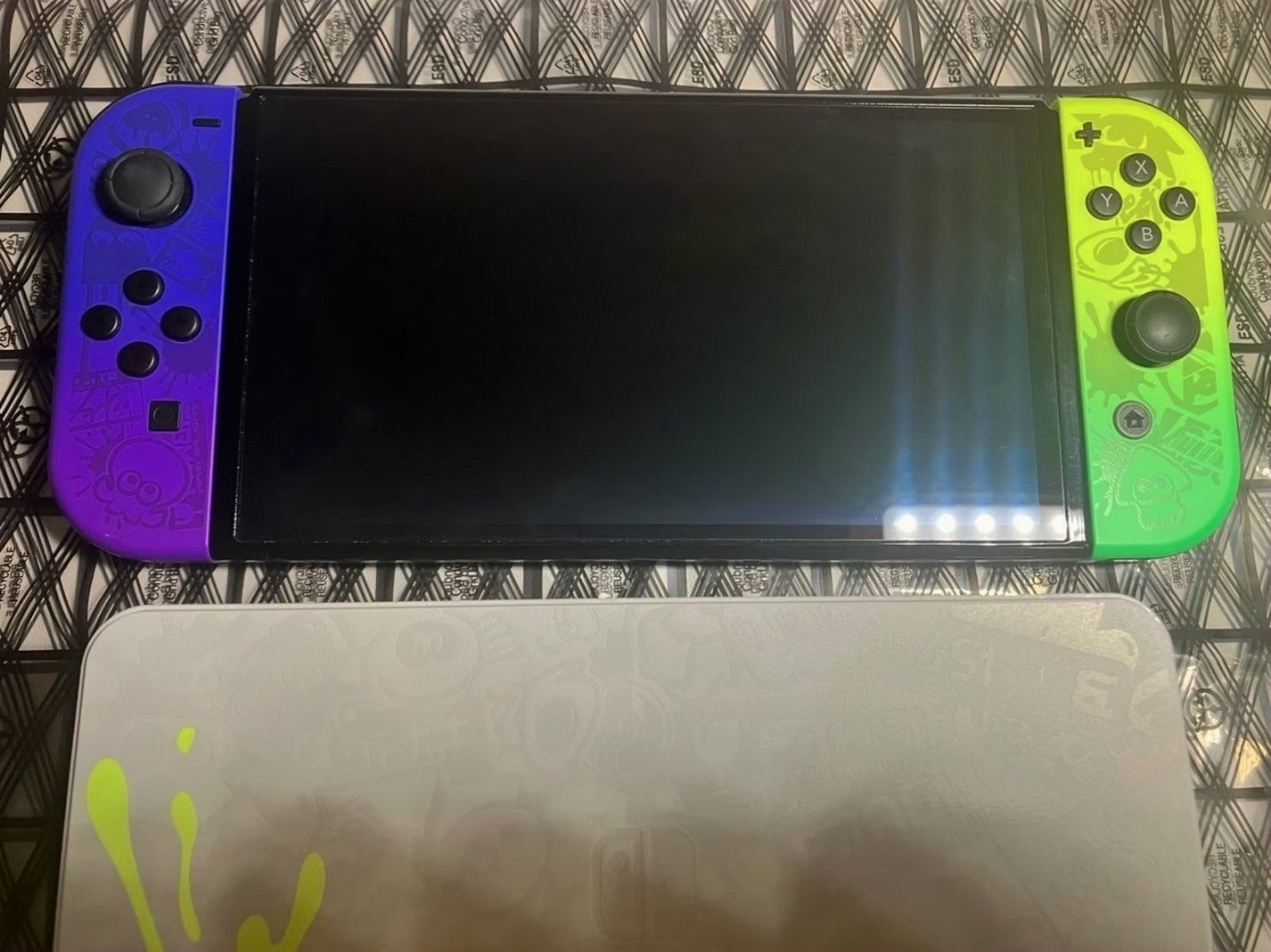 Nintendo Switch OLED Splatoon 3 Special Edition 64GB - Used image 3