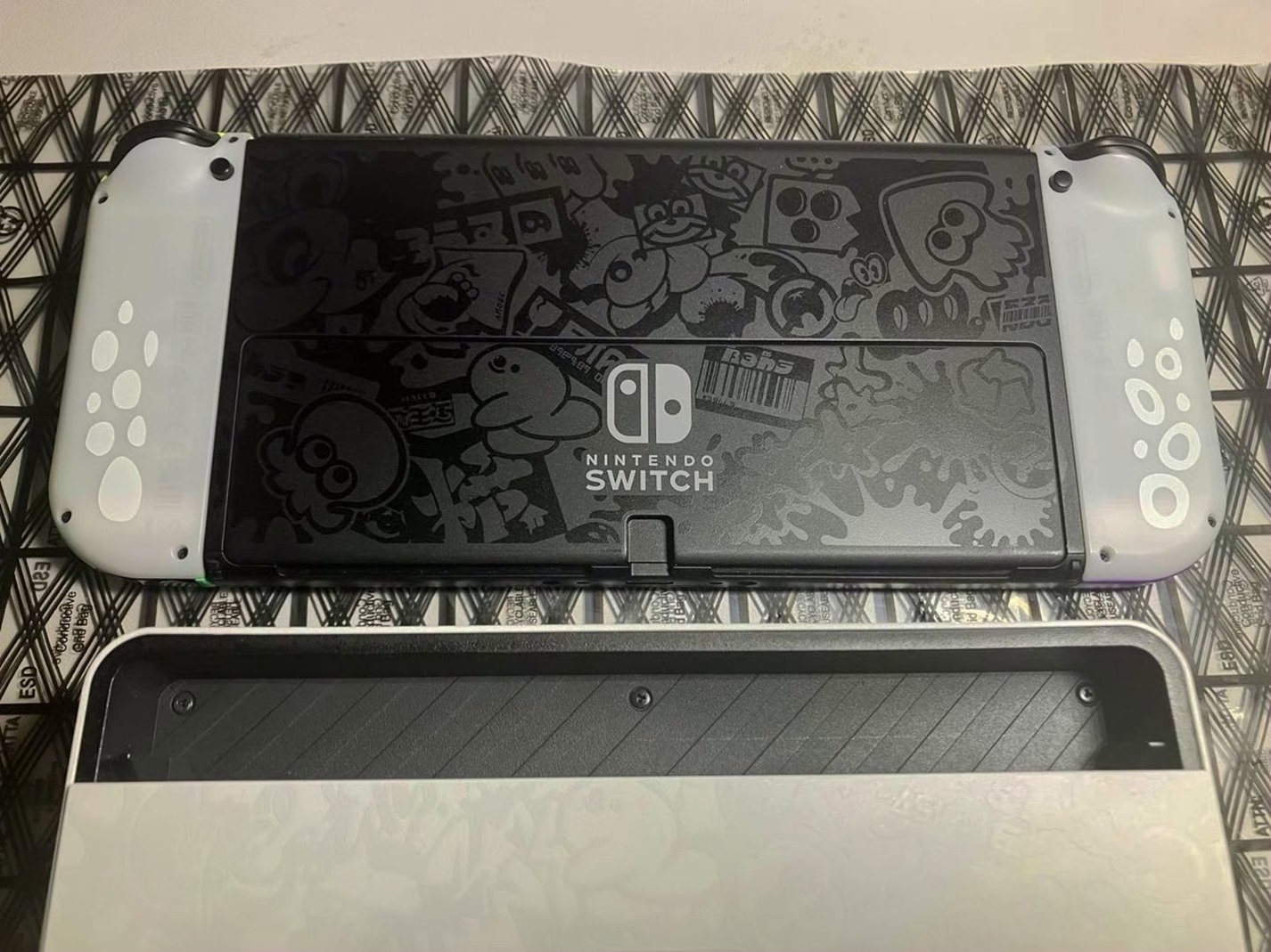 Nintendo Switch OLED Splatoon 3 Special Edition 64GB - Used image 5
