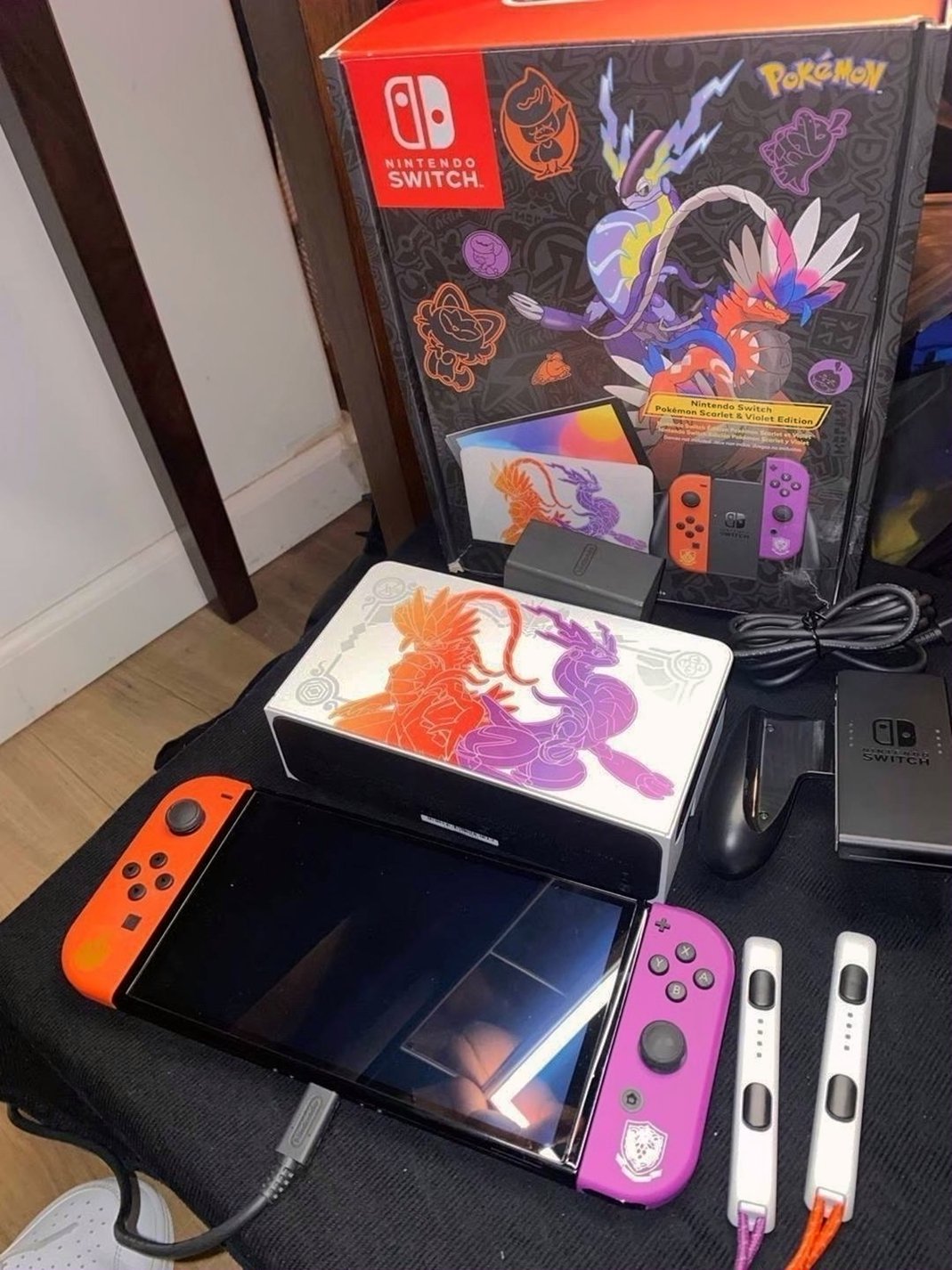 Nintendo Switch OLED Pokemon Scarlet & Violet Edition + Age of Calamity - Used