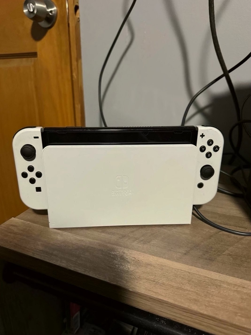 Nintendo Switch OLED 64GB White and Black - Used image 2