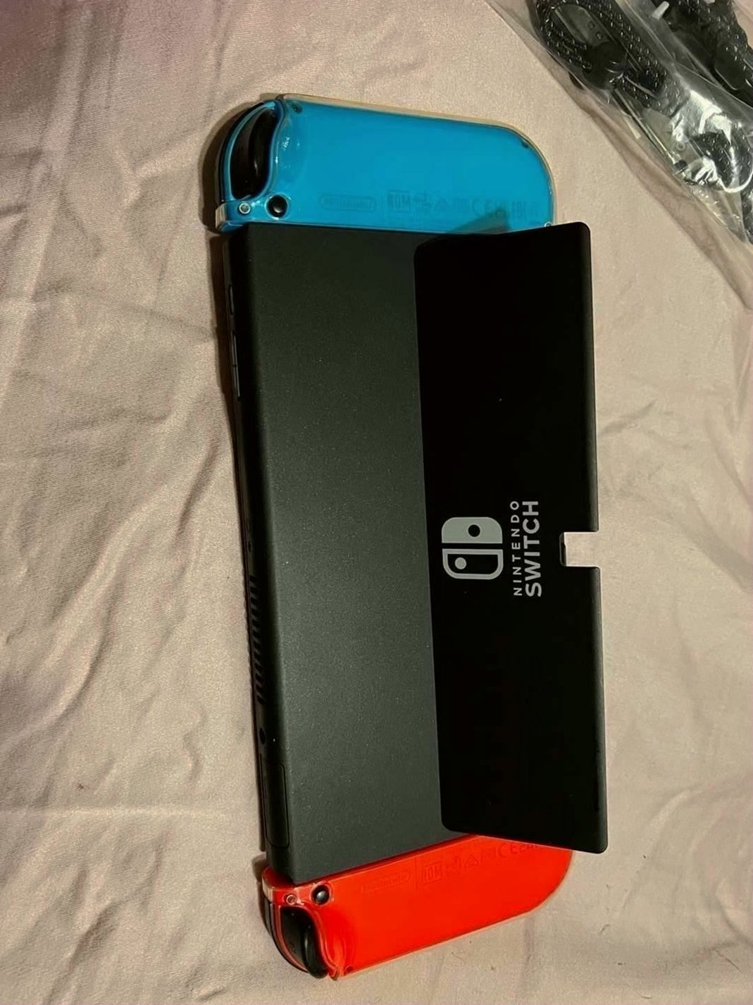 Nintendo Switch OLED 8G12 64GB White Used image 4
