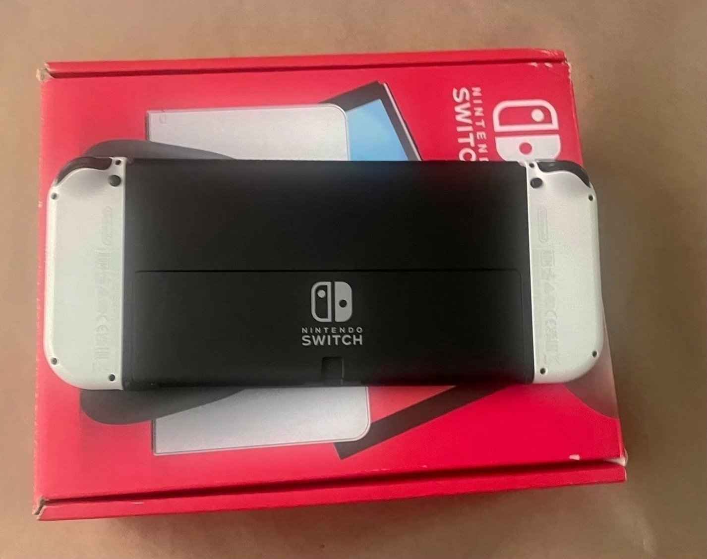 Nintendo Switch OLED 512GB Bundle 2B52 Used image 3