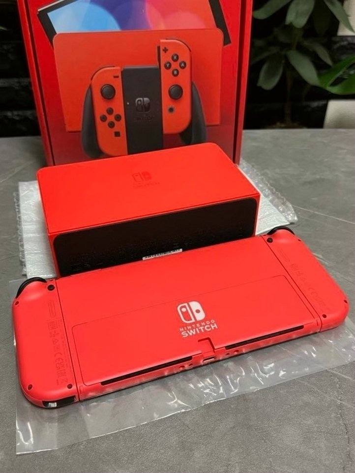 Nintendo Switch OLED Mario Red - Used image 2