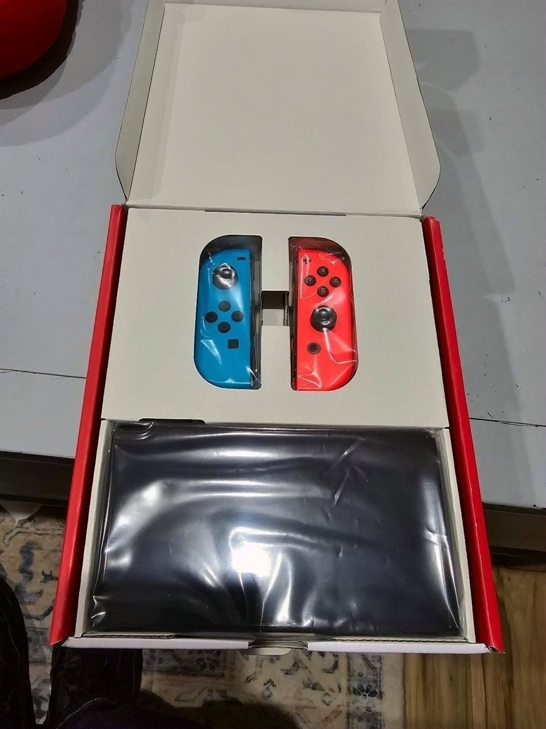 Nintendo Switch OLED 2S52 Unlocked - Used image 2
