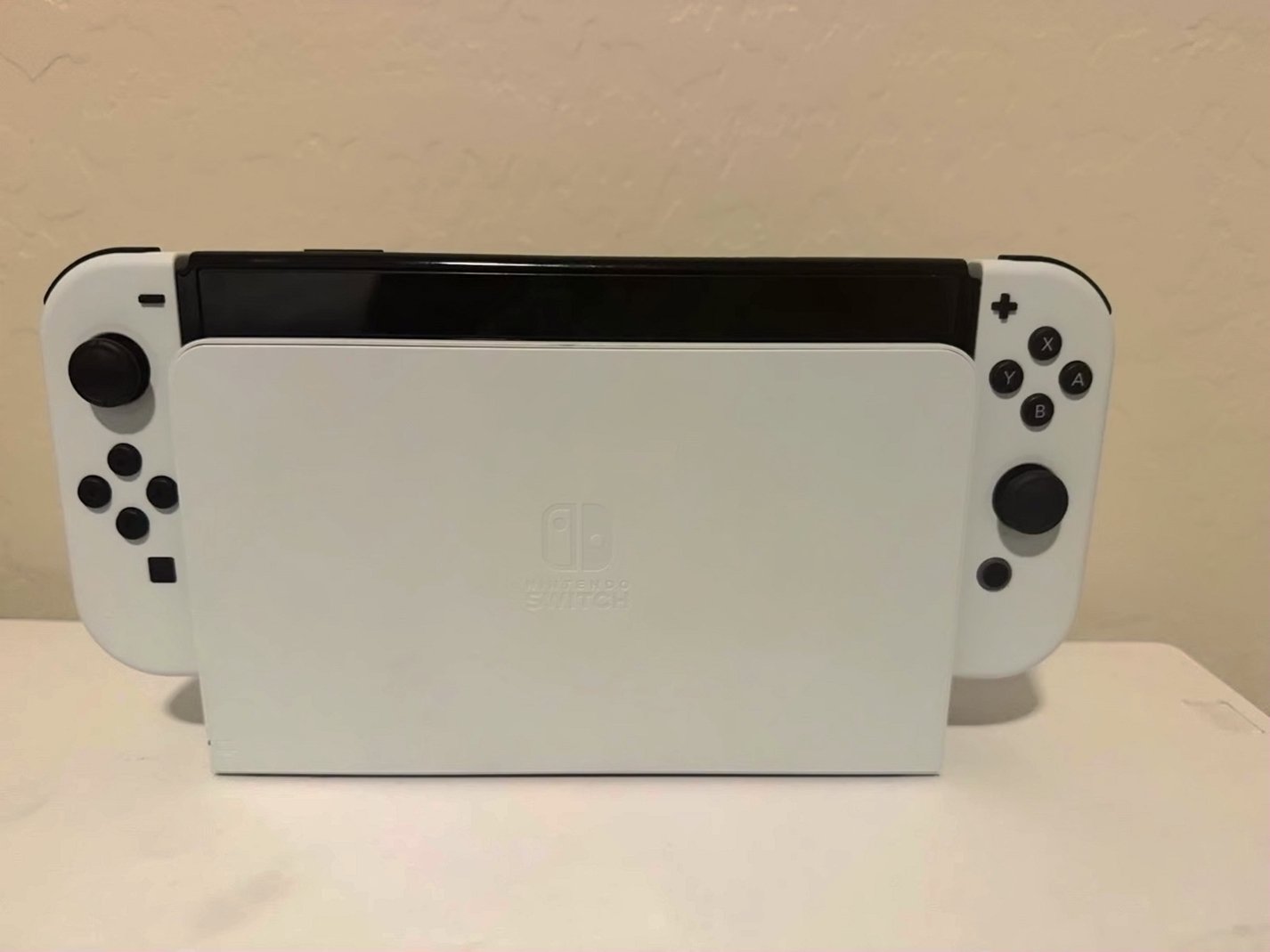 Nintendo Switch OLED 1Y25 Unlocked Used image 2