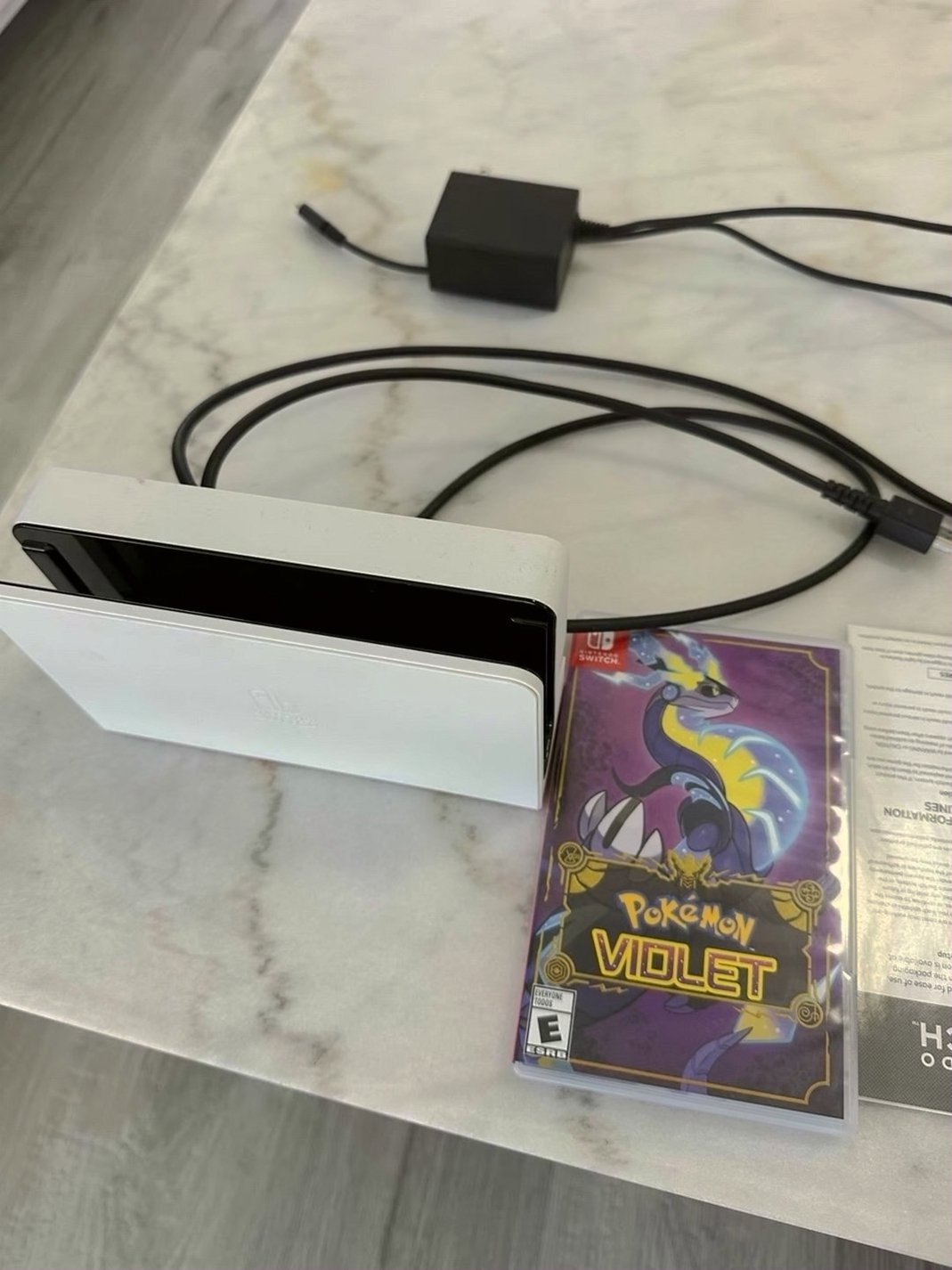 Nintendo Switch OLED with Pokemon Violet 7L71 - Used image 4
