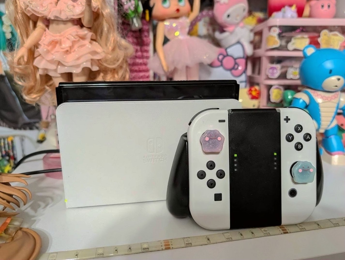 Nintendo Switch OLED 9G63 64GB White - Used