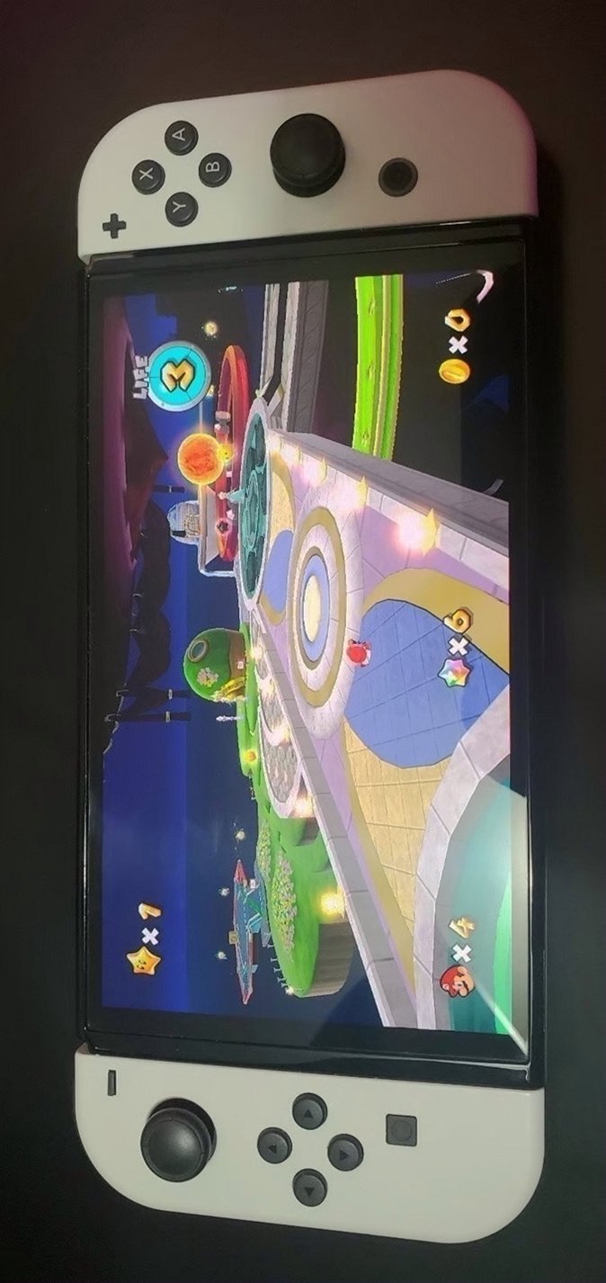 Nintendo Switch OLED White Pristine Unlocked - Used image 2