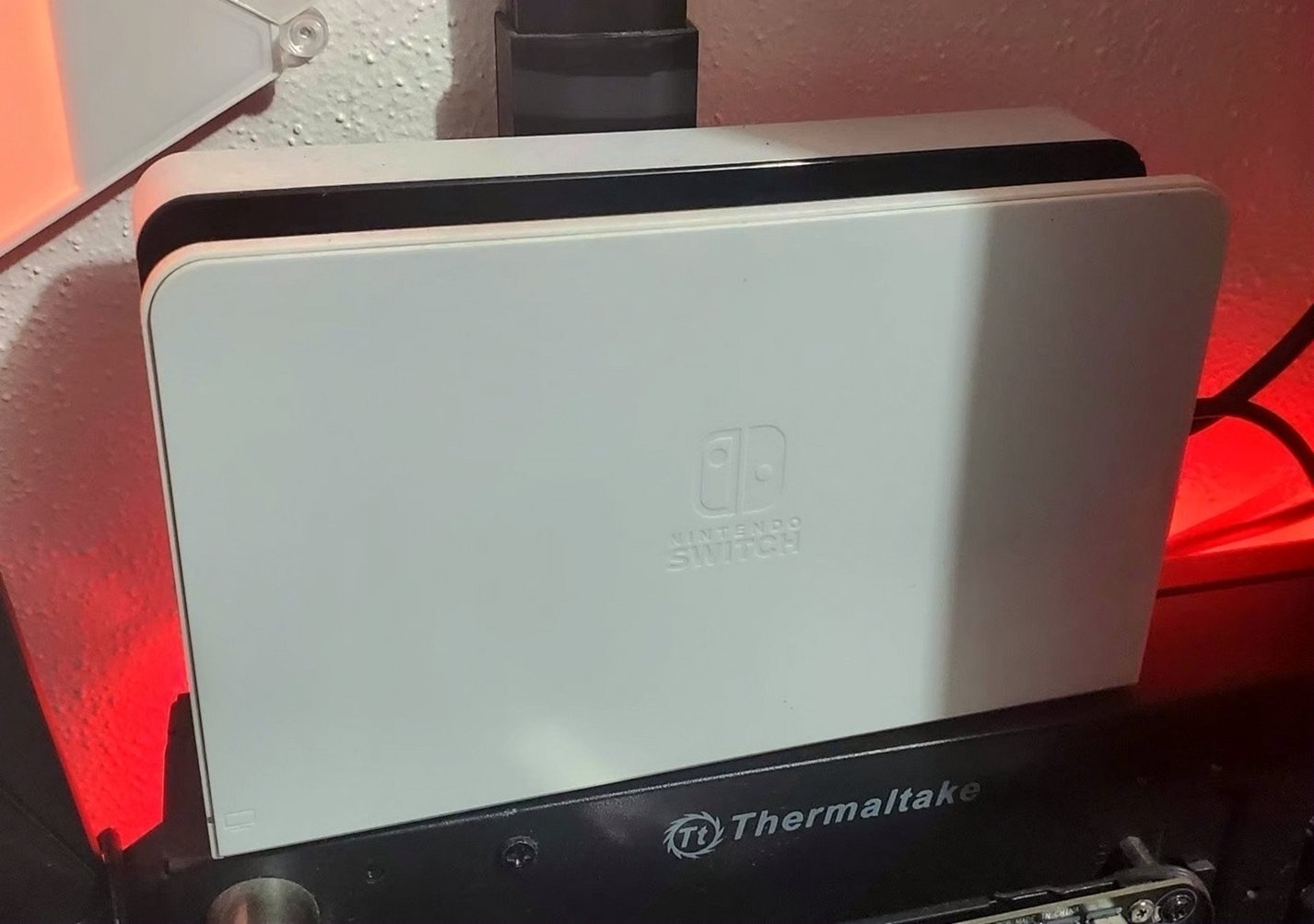 Nintendo Switch OLED White Pristine Unlocked - Used image 5