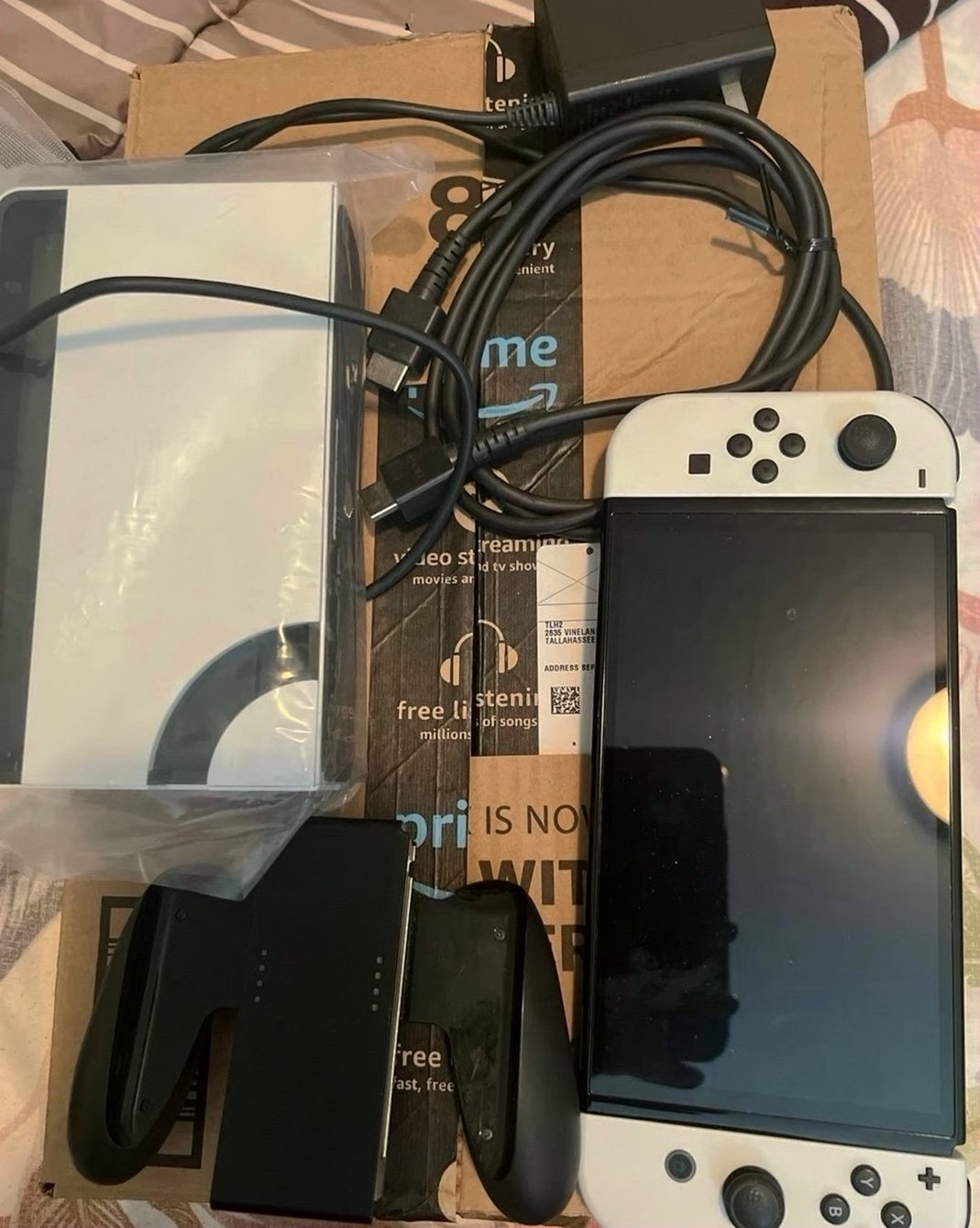 Nintendo Switch OLED 64GB Black and White - Used
