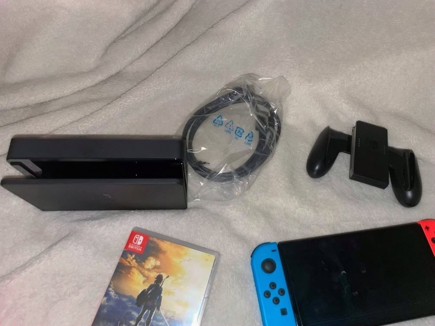 Nintendo Switch OLED 64GB Neon Blue/Red Used - Excellent Condition image 4