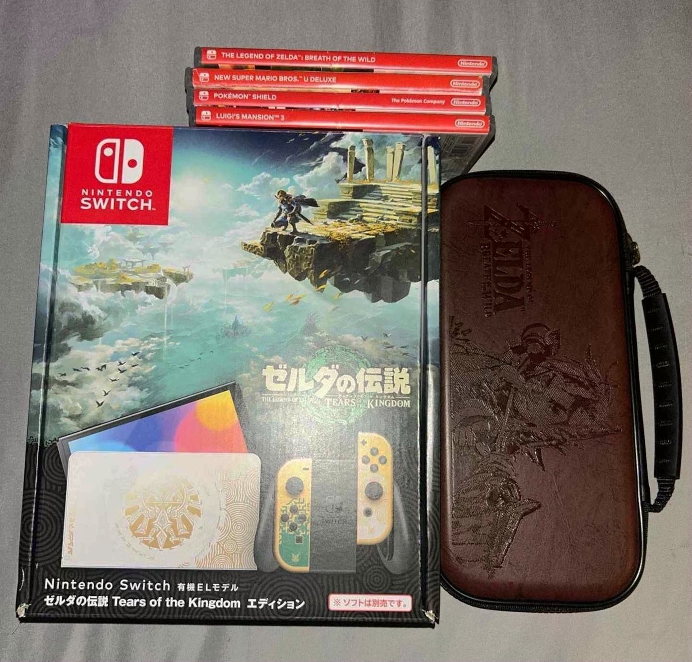 Nintendo Zelda OLED Switch Console Bundle 8X91 Used
