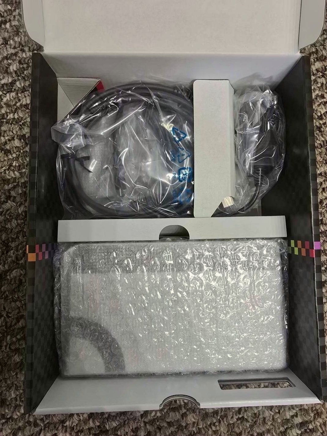 Nintendo Switch OLED Bundle 8R65 Used image 3