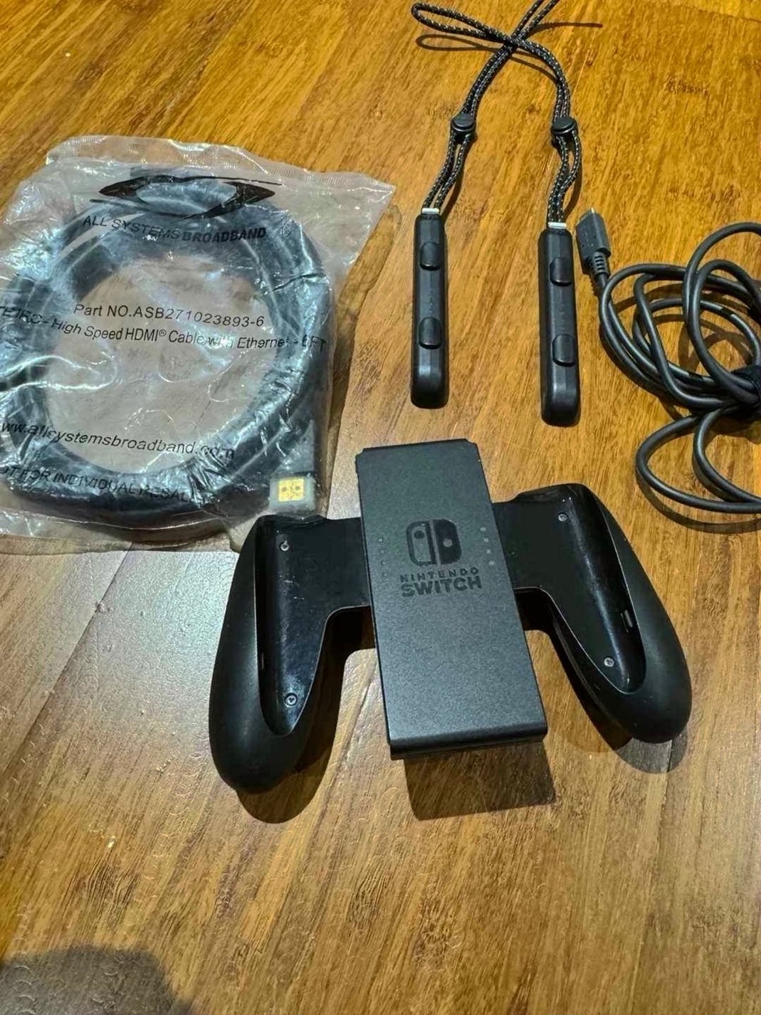 Nintendo Switch OLED Bundle with Pokémon Shining Pearl - Used image 4