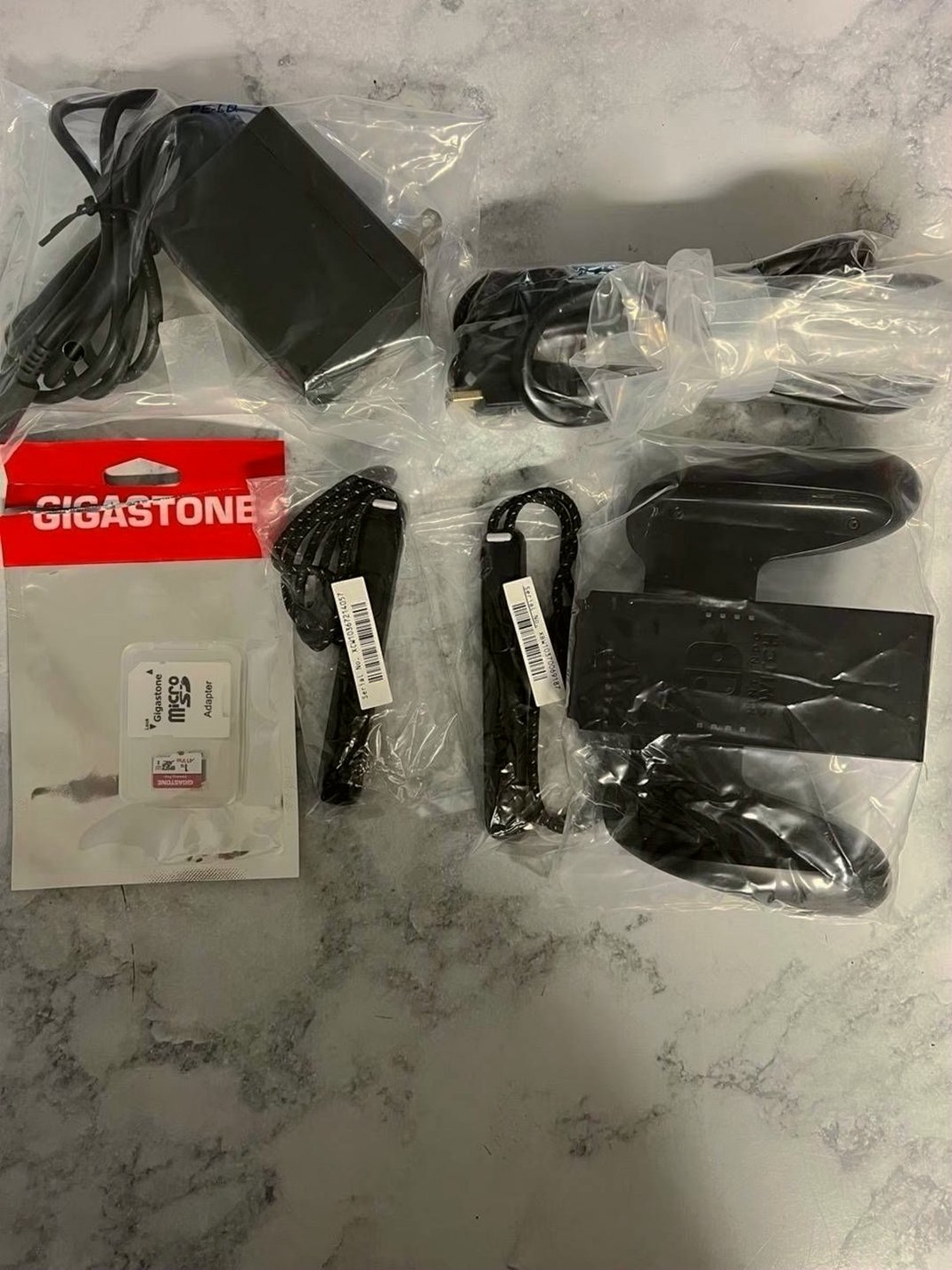Nintendo Switch OLED 8S11 1GB Unlocked - Used image 4