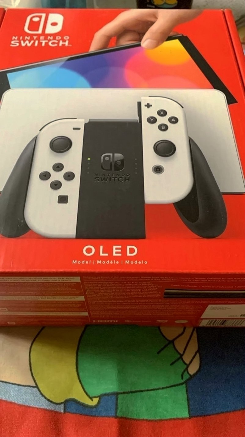 Nintendo Switch OLED 7Y98 Unlocked - Used image 3