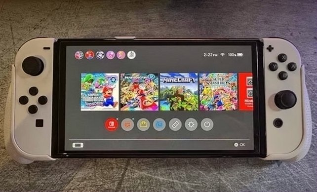 Nintendo Switch OLED Bundle 64GB White Used image 2