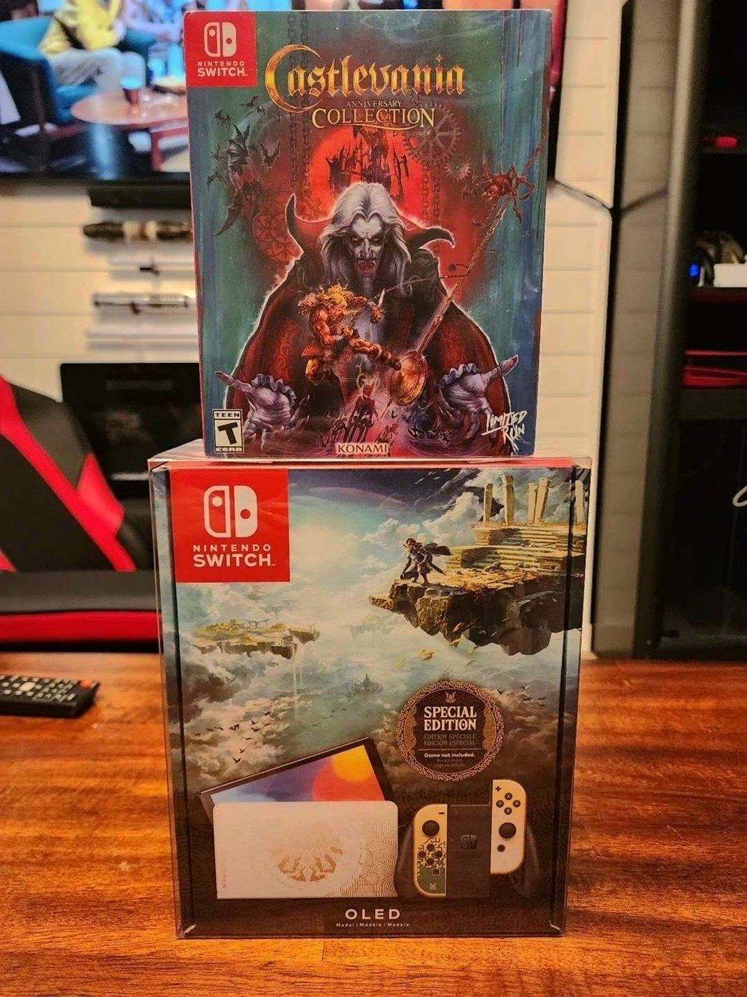 Nintendo Zelda Switch OLED Bundle - Used