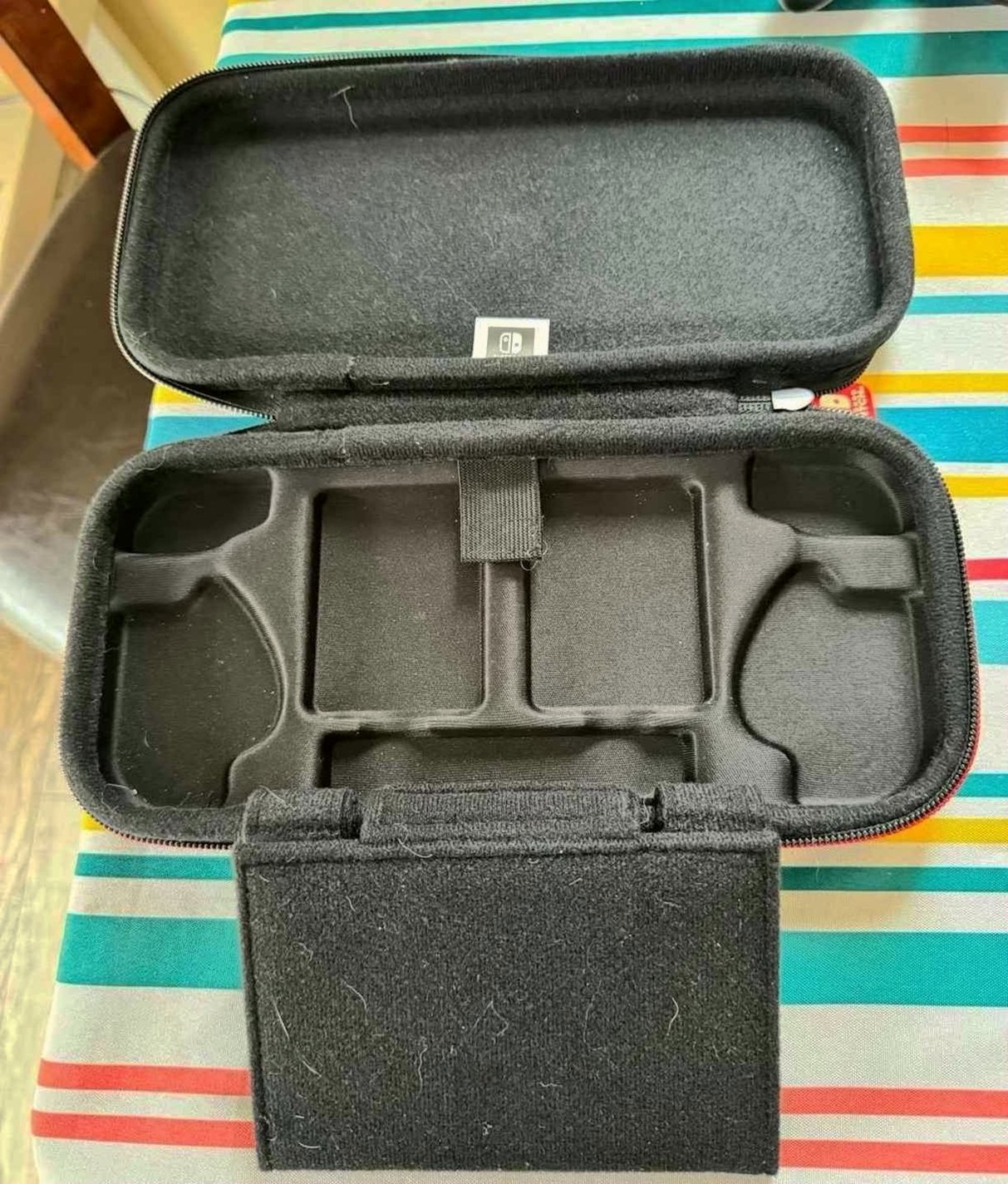 Nintendo Switch OLED Bundle 5T58 Used image 5