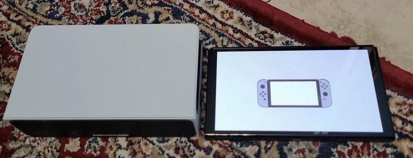 Nintendo Switch OLED Console 8B19 - Used image 4