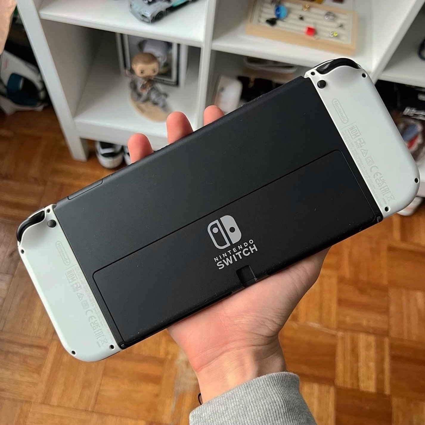 Nintendo Switch OLED Model 9V16 - Used image 2