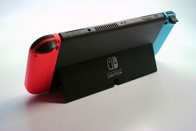 Nintendo Switch OLED 1Z73 - Used image 3