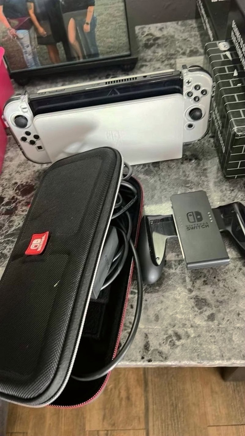 Nintendo Switch OLED 3J37 - Used