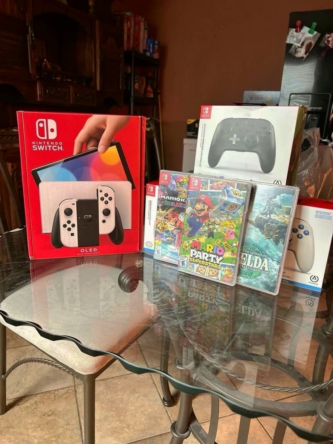 Nintendo Switch OLED Bundle 2H81 Used