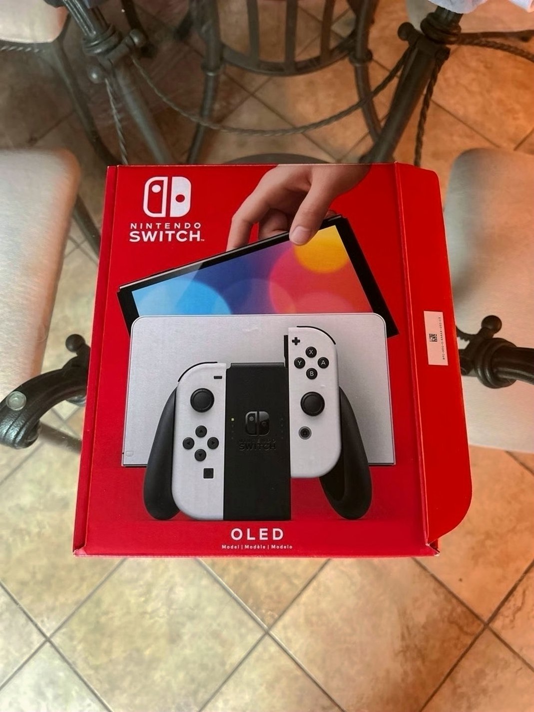 Nintendo Switch OLED Bundle 2H81 Used image 2