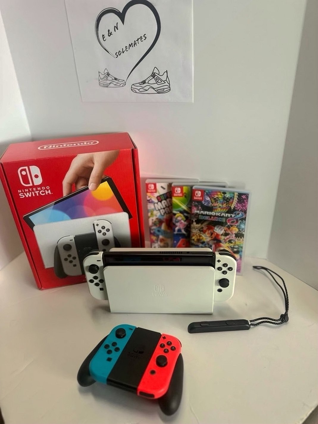 Nintendo Switch OLED Model 64GB White Used image 2