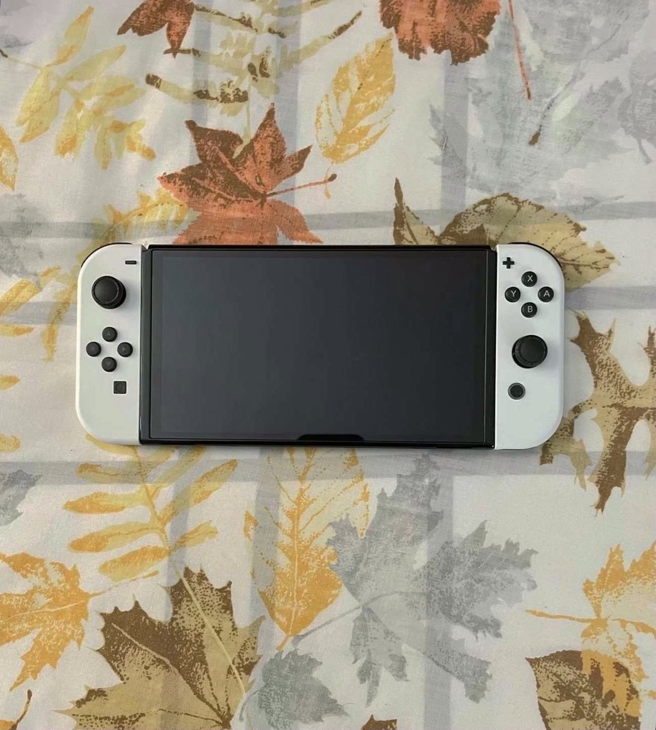 Nintendo Switch OLED 512GB White Unlocked - Used image 2