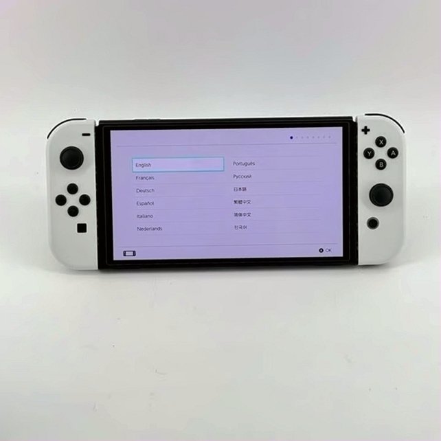 Nintendo Switch OLED Gamers Bundle 64GB White Used image 4