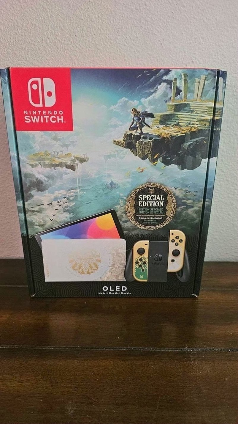 Nintendo Switch OLED The Legend of Zelda Tears of the Kingdom Edition - Used