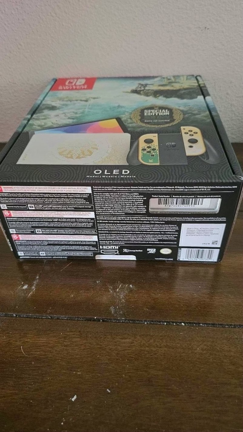 Nintendo Switch OLED The Legend of Zelda Tears of the Kingdom Edition - Used image 2