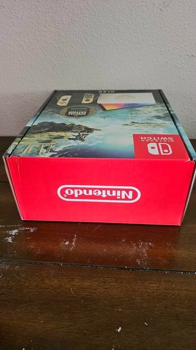 Nintendo Switch OLED The Legend of Zelda Tears of the Kingdom Edition - Used image 4