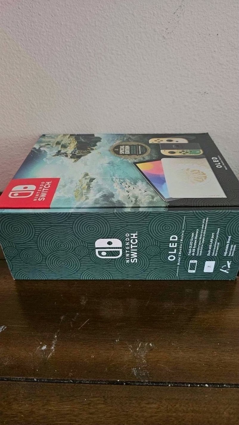 Nintendo Switch OLED The Legend of Zelda Tears of the Kingdom Edition - Used image 5
