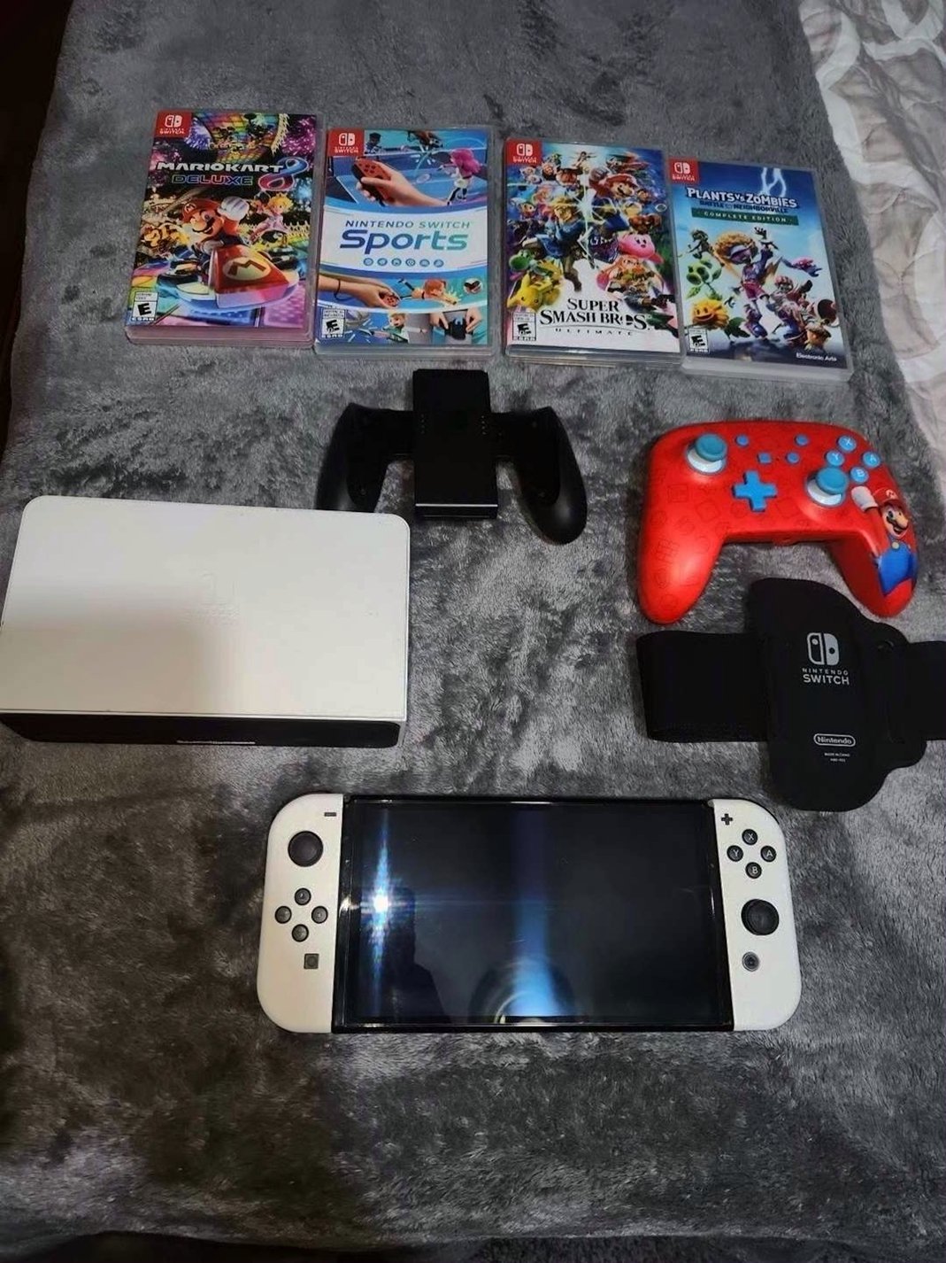 Nintendo Switch OLED Bundle 8R87 - Used