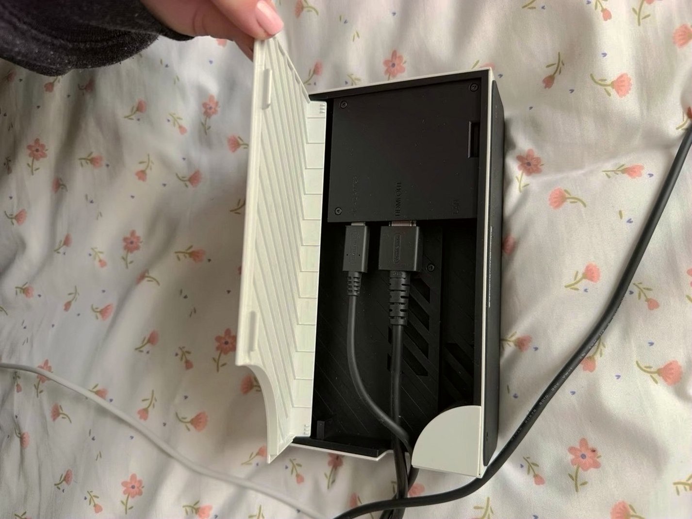 Nintendo OLED Switch 2O95 White - Used image 4