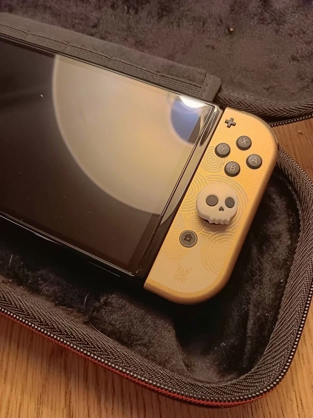 Nintendo Switch OLED Zelda Tears of The Kingdom Special Edition Used image 4