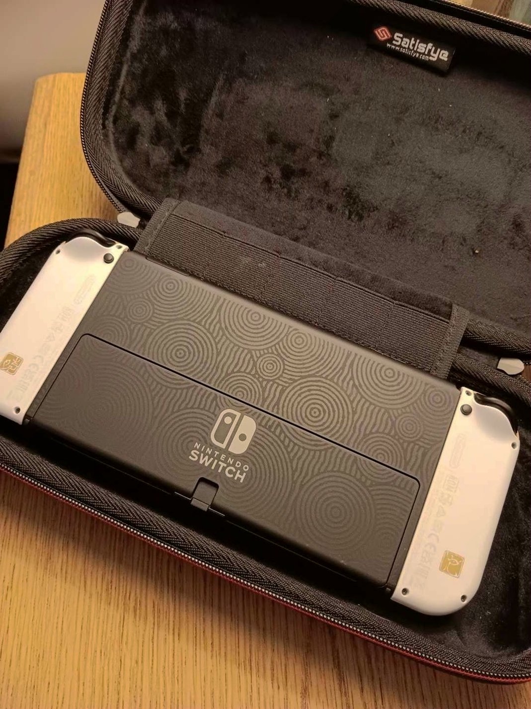 Nintendo Switch OLED Zelda Tears of The Kingdom Special Edition Used image 5