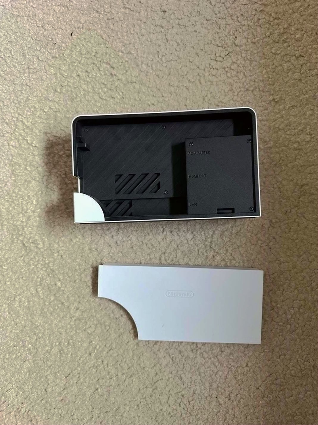 Nintendo Switch OLED Model 64GB White Unlocked - Used image 3