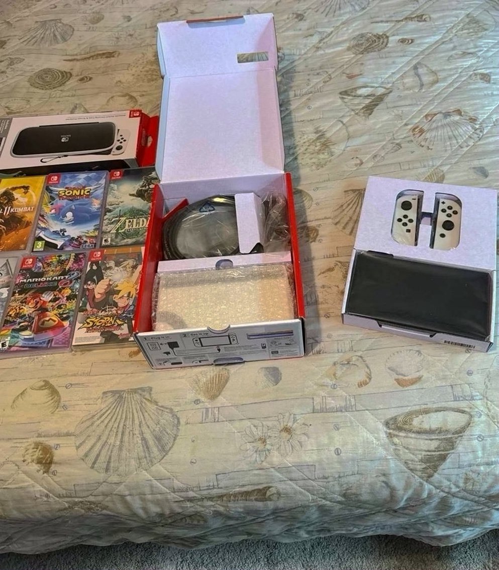 Nintendo Switch OLED Bundle 9M71 Unlocked - Used image 3