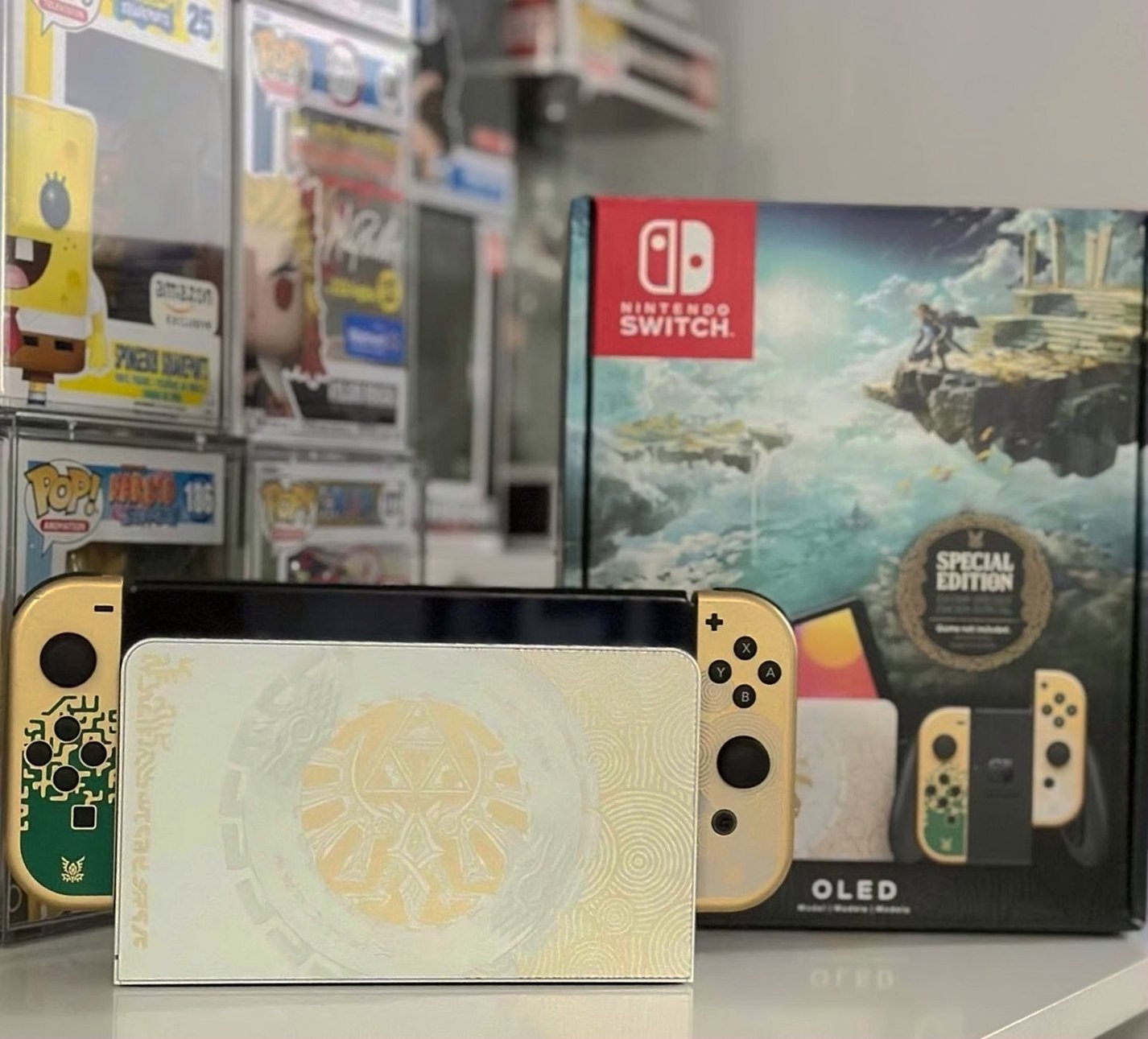 Nintendo Switch OLED Model The Legend of Zelda Tears of the Kingdom Edition Unlocked - Used image 3